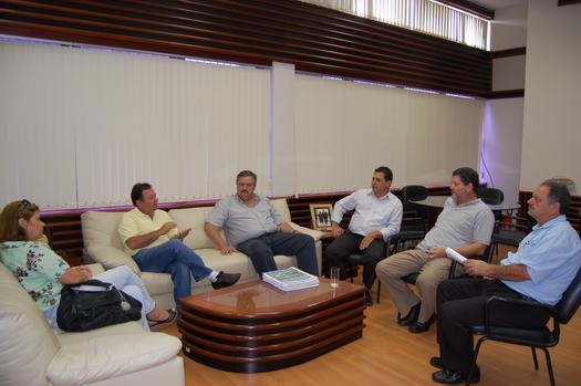 Amunpar e Amerios querem compromissos do Governo do Estado e dos deputados federais para que seja desenvolvido na região um programa específico de combate à erosão e drenagem