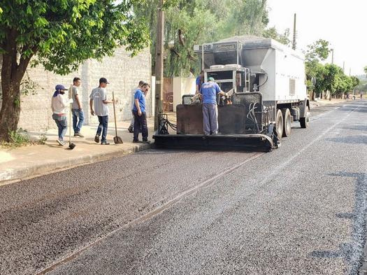 Município inicia trabalho de recuperação do asfalto do Jardim Santos Dumont, em Paranavaí