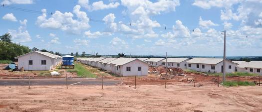 As primeiras 445 unidades habitacionais em construção no bairro serão entregues ainda no primeiro semestre deste ano, em Paranavaí