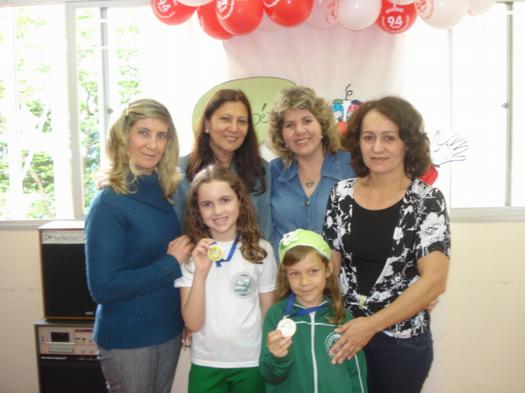 Escola Municipal Cecília Meireles recebe prêmio por melhor redação