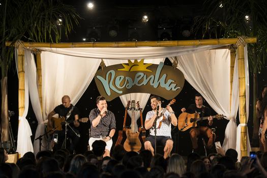 Cleber & Cauan fazem show de abertura da ExpoParanavaí