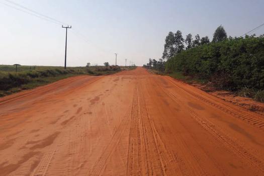 Estado fecha convênio para pavimentar 4,3 km da Estrada Cristo Rei, em Paranavaí