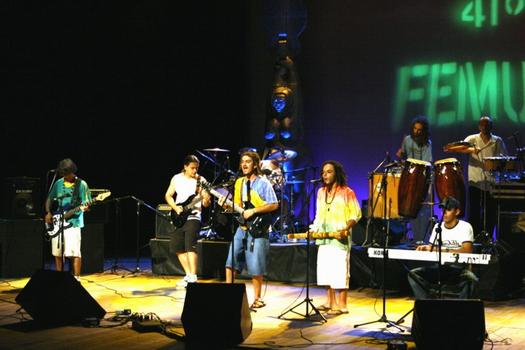 Arthur Bellanda e sua banda, vai defender a música