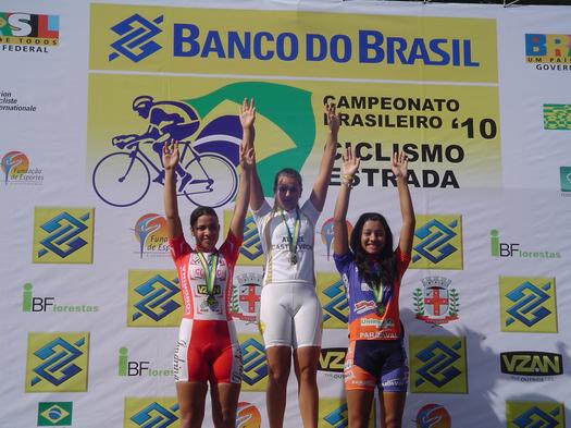 Gabriela Yumi Nishi faz parte da equipe A.A.T./ Fespar/ Dias Bike de Paranavaí