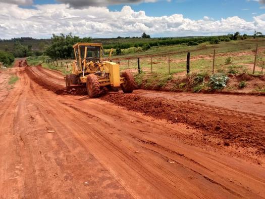 Giro da Pref desta semana tem diversas frentes de trabalho nas estradas rurais, em Paranavaí