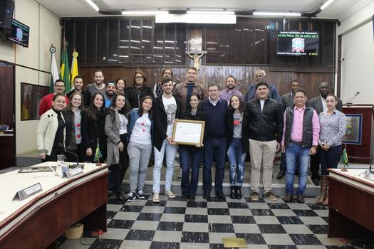 Grupo Médicos do Humor recebe homenagem, em Paranavaí