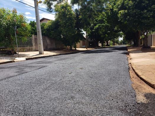 Município retoma aplicação de micropavimentação em ruas de Paranavaí