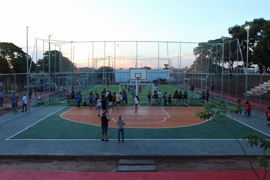 Município entrega mini arena esportiva para a comunidade do Sumaré, em Paranavaí