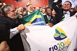 Presidente Luiz Inácio Lula da Silva comemora junto com a delegação brasileira a escolha do Rio de Janeiro como cidade-sede das Olímpiadas de 2016