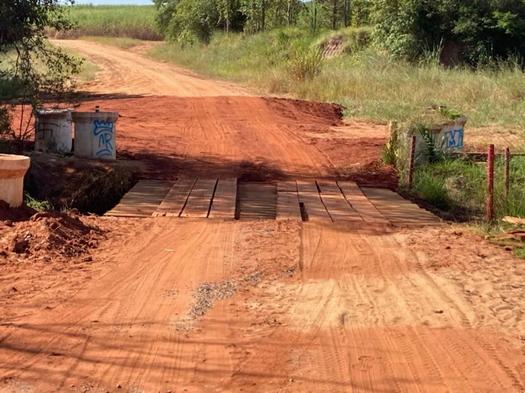 Ponte da prainha do Caiuá na Estrada Pioneiro Ravidute, em Paranavaí