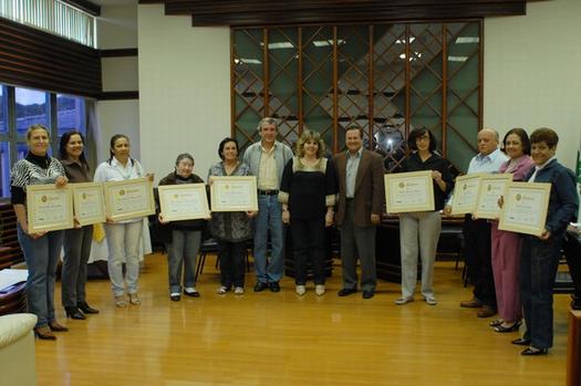 Prefeito presta homenagem a servidores aposentados