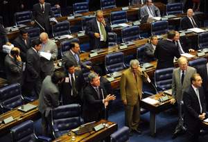 Projeto Ficha Limpa é aprovado no Senado e vai direto a sanção presidencial