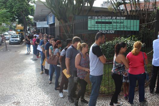 Fila para recrutamento para Havan chegou a 300m, em Paranavaí