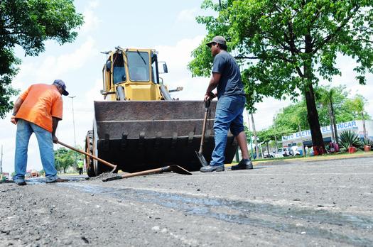 Obras de recuperação da Avenida Heitor Furtado, em Paranavaí