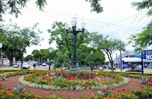 Rotatória na Avenida Paraná, em Paranavaí