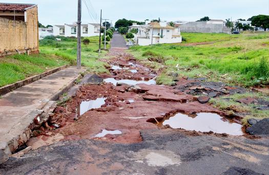 Baixada do Jardim Ouro Branco, uma das regiões mais afetadas pela tempestade em Paranavaí