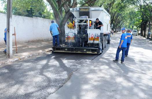 Usina de asfalto entra em operação, em Paranavaí