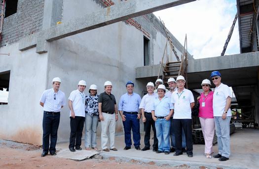 A comitiva visitou a obra do campus de Paranavaí do Instituto Federal